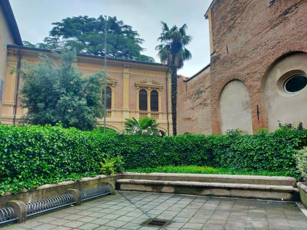 Ca' Spadoni, Centro Storico, Piano Terra, Ingresso Indipendente, Teatro, Parcheggio, イーモラ エクステリア 写真