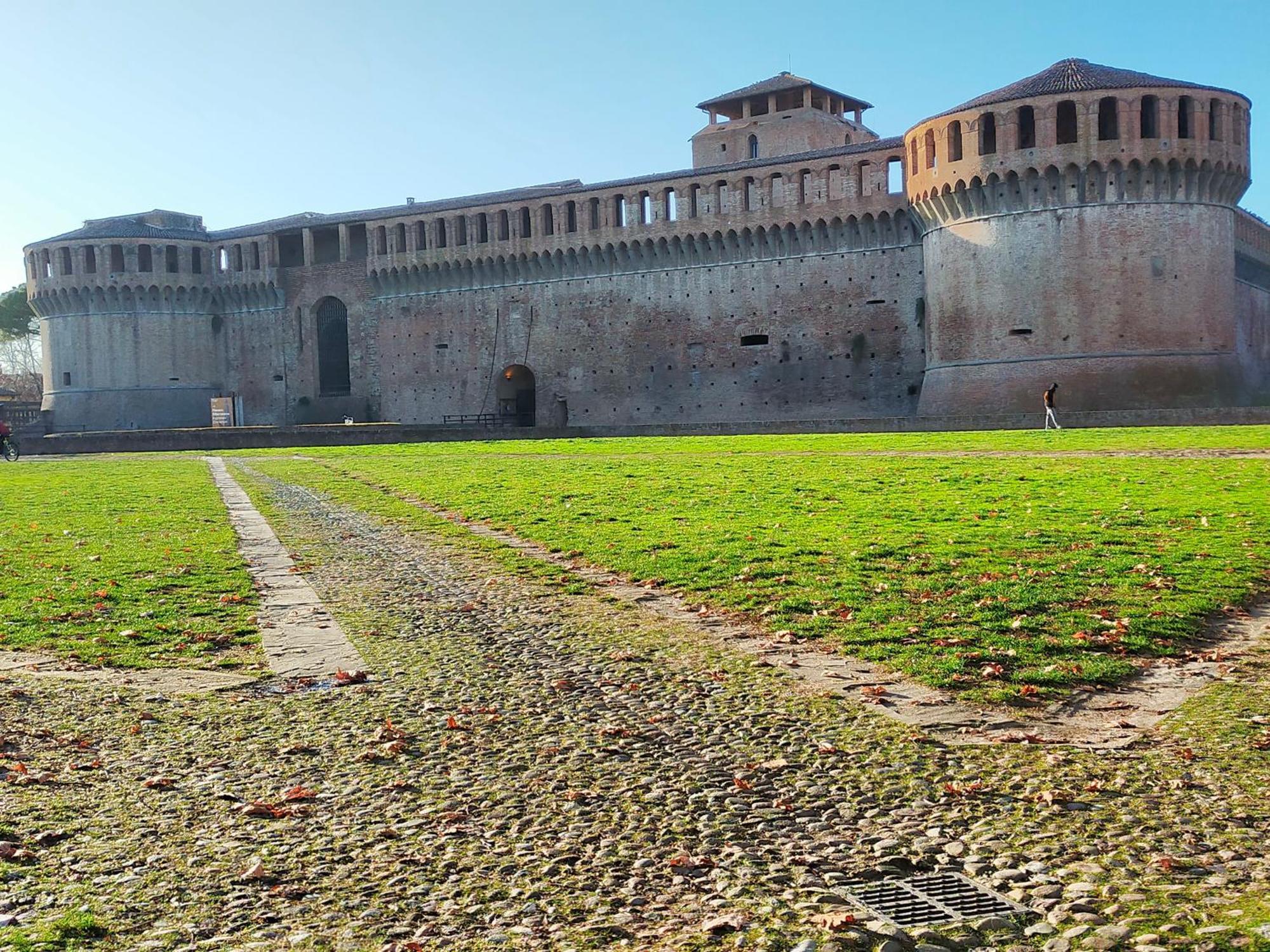 Ca' Spadoni, Centro Storico, Piano Terra, Ingresso Indipendente, Teatro, Parcheggio, イーモラ エクステリア 写真