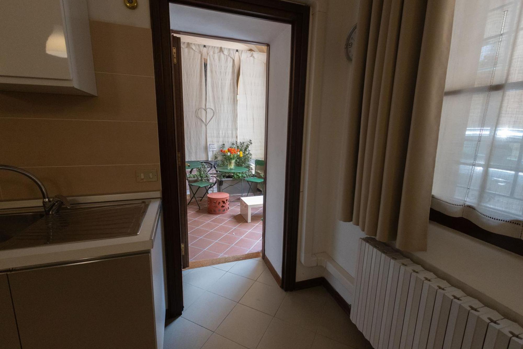 Ca' Spadoni, Centro Storico, Piano Terra, Ingresso Indipendente, Teatro, Parcheggio, イーモラ エクステリア 写真